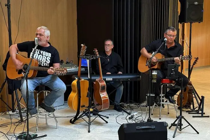 Geboten wurde Musik mit den „Schwestern“, feiner Kulinarik, einem spannenden Gewinnspiel und jeder Menge guter Laune.
