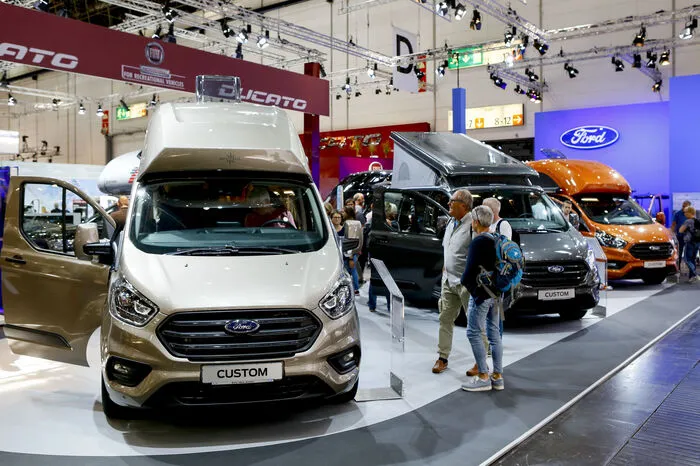 Eine Umfrage zeigt, dass die Camping-Leidenschaft vererbt wird. Knapp jeder Zweite Camper (48 Prozent) sagt, dass er schon als Kind mit seiner Familie im Wohnwagen oder im Wohnmobil auf Reisen war. 