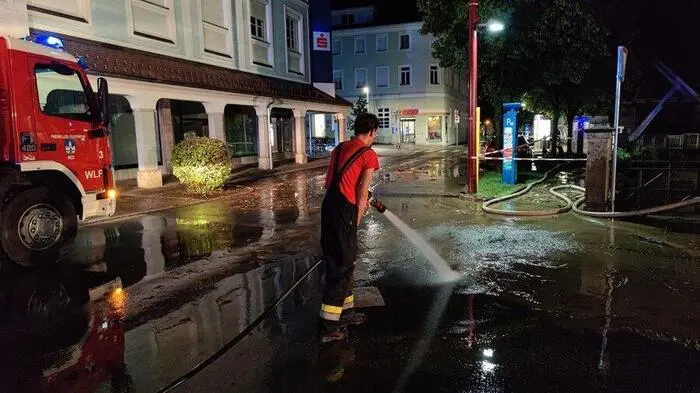 Die Freiwillige Feuerwehr Weiz musste kurz nach Mitternacht ausrücken.