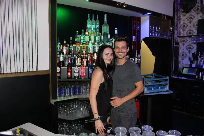Ein Lokal für junge Leute: Evelyn Werkl und Eigentümer der 20's Bar Manfred Reautschnig.