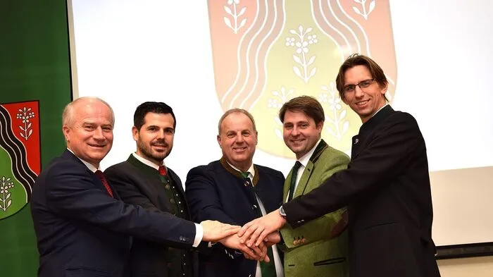 Auf seinem Neujahrsempfang im Kultursaal im Ortsteil Mitterlabill ließ Bürgermeister Alois Trummer viele Aktivitäten der Marktgemeinde Schwarzautal Revue passieren.