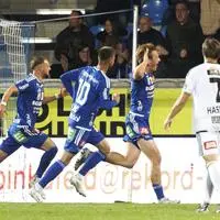 Konstantin Schopp (rechts) jubelte über das Siegtor gegen den WAC