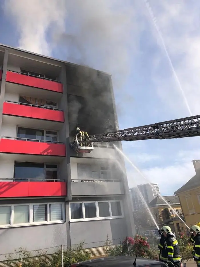 Die Berufsfeuewehr sowie mehrere Freiwillige Feuerwehren standen im Einsatz