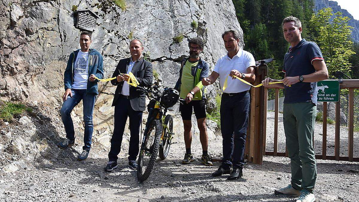 Franz KLocker, Josef Geisler, Günther Zimmermann, Franz Theurl und Florian Phleps eröffneten die Mountainbike-Strecke