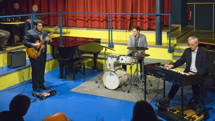 Beim letzten Blue Monday in diesem Jahr unterhielt die Jazzfans das „Konstantinos Bourvaris Organ Trio“ im Zeltweger Theaterkeller.