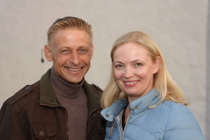 Chorleiterin Nataliya Lukina mit Begleitung.