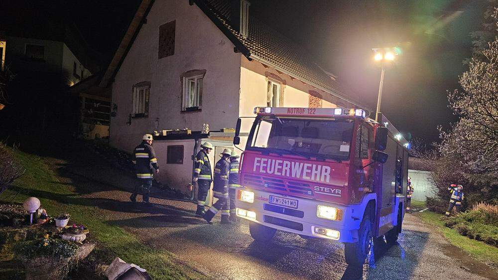 Sieben Feuerwehren waren beim Wohnhausbrand im Einsatz