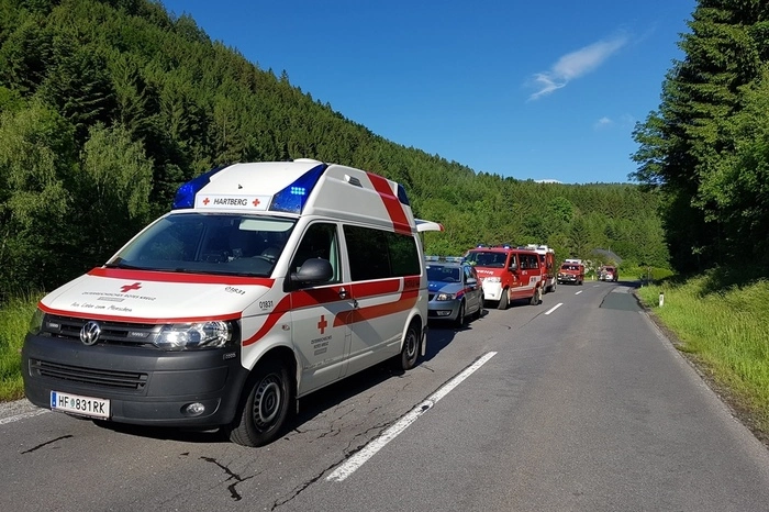 Mehr als zwei Studnen lang war die L416 total gesperrt.