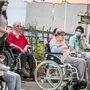 Pflegeheim-Bewohnern ist der Kontakt zu Angehörigen derzeit nur stark eingeschränkt möglich
