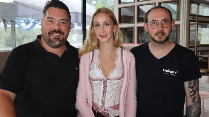 Geschäftsführer Manuel Wutscher (links) und sein Team sorgten dafür, dass die Gäste gut versorgt waren.