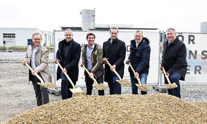 Spatenstich zum Bau der größten Insektenzuchtanlage der Firma Ecofly in Andorf 