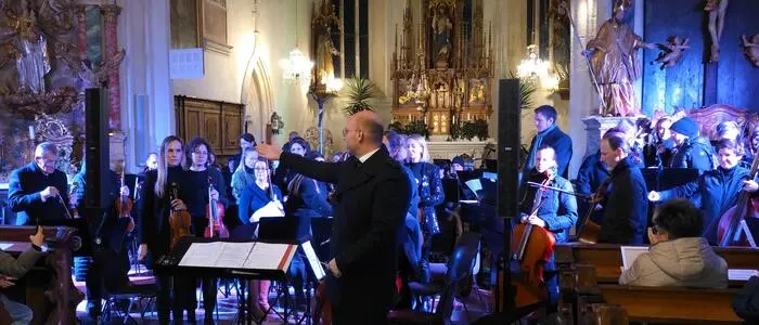Beim Adventkonzert der Musikschule Bad Radkersburg in der Stadtpfarrkirche waren alle Plätze gefüllt