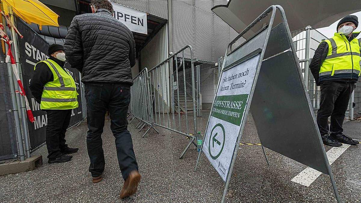 Ab wann in die Impfstraße? Vielen Genesenen ist unklar, wann sie sich ihren dritten Stich holen sollen