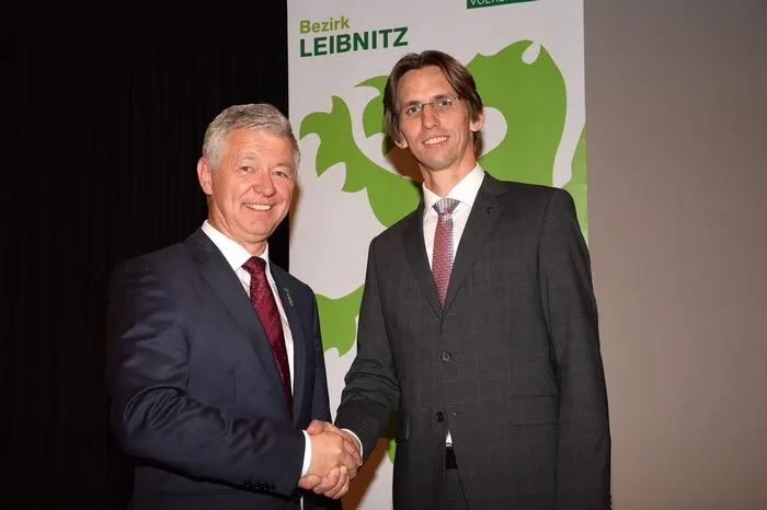 Im Mittelpunkt stand der Führungswechsel an der Parteispitze von Peter Tschernko (links) zu Joachim Schnabel (rechts).
