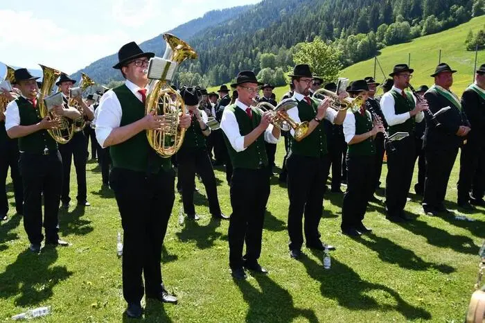 Bereits am Samstagabend wurde beim Kriegerdenkmal mit einer Gedenkfeier und Kranzniederlegung der Gefallenen der beiden Weltkriege sowie verstorbener ÖKB-Mitglieder gedacht. Der Musikverein Ranten gestaltete die Feier musikalisch. Anschließend wurde im Festzelt mit Bieranstich und Tanzmusik des „Rinegger Quintetts“ gefeiert.