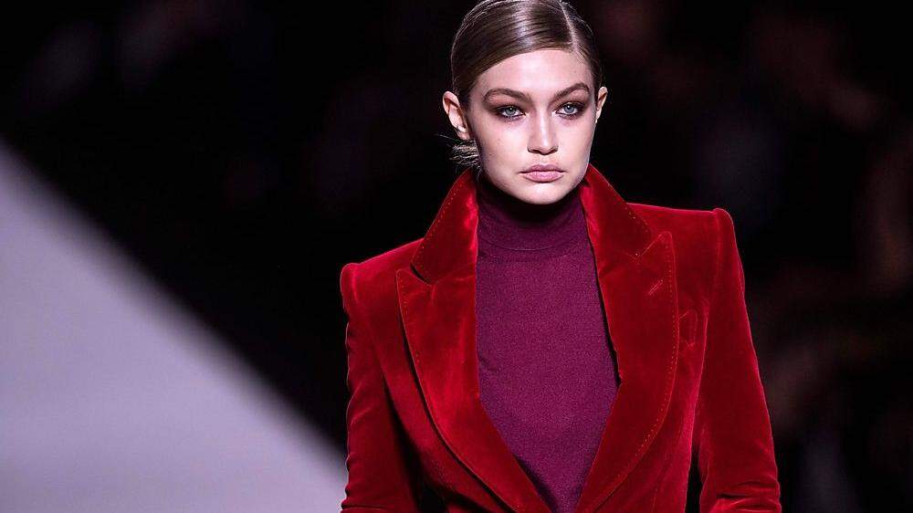 New York Fashion Week: Gigi Hadid in Tom Ford