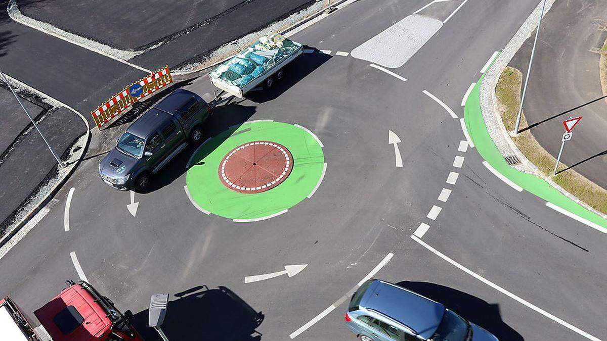 Seit rund drei Monaten ist der Kreisverkehr in Feldkirchen „in Betrieb“