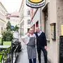 Karli Pichlmaier und Dirk Jubke vor Pichlmaier‘s Wirtshaus