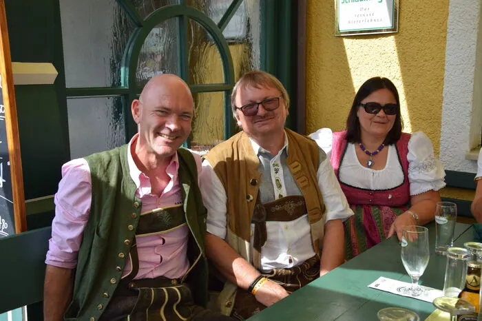 ...sowie der Schladminger Bürgermeister Jürgen Winter und Christian Sulzbacher, Leiter der Politischen Expositur Gröbming, feierten mit...