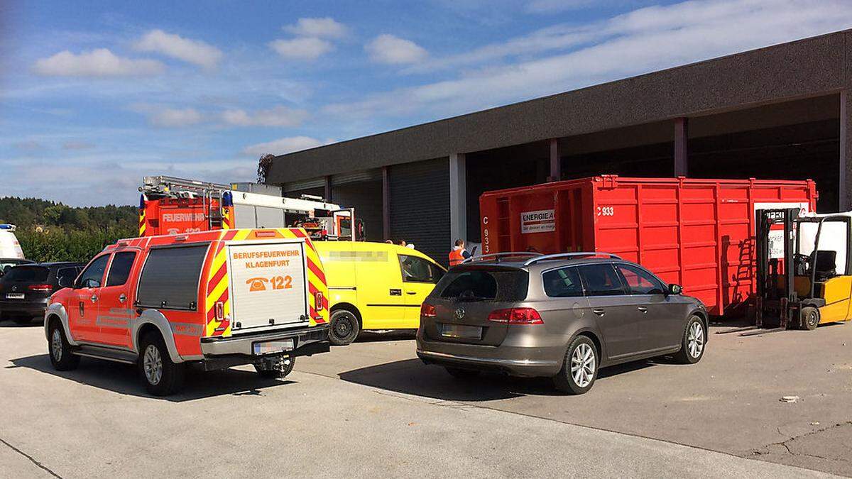 Bei dieser Lagerhalle ereignete sich der tragische Arbeitsunfall. Eine Mauer stürzte ein, ein Mann starb