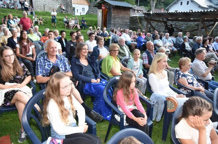 Ob nun die Regimentsmärsche oder Klassiker wie "O du mein Österreich" - die Gäste freuten sich über die musikalischen Darbietungen der Stadtkapelle Murau.