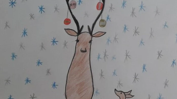 1. Dezember: Wer stapft denn durch den Winterwald? Es ist der Adventhirsch von Janina Kulnig aus Kolbnitz, Gemeinde Reißeck, der mit seinem Kitz in Richtung Futterkrippe unterwegs ist. Inmitten funkelnder Schneeflocken fühlen sich die Waldtiere auf dem Bild der 10-Jährigen sichtlich wohl.