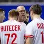 Trainer Ales Pajovic (Mitte) und sein Team verloren gegen Ungarn