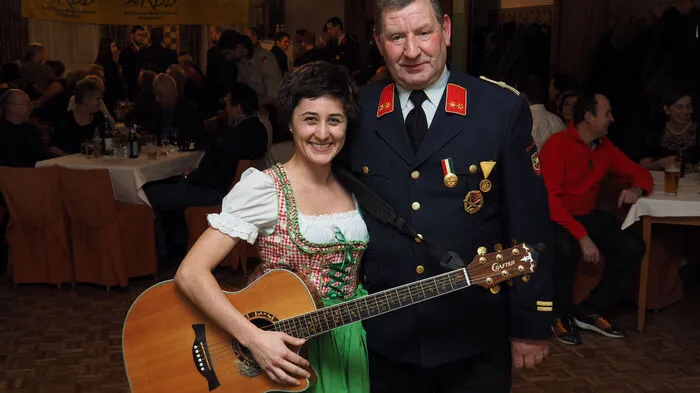 Die Wölfnitzer Freiwillige Feuerwehr unter Kommandant Norbert Sussitz (am Foto zu sehen) lud am Samstagabend zur Ballnacht in den Wölfnitzerhof.
