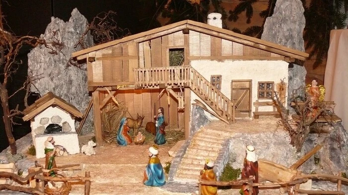 Der Elternverein lud am vergangenen Wochenende zum Weihnachtsmarkt mit Krippenausstellung ins Rettenegger Dorfstadl.
