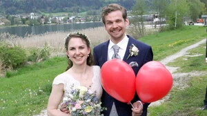 Am Ufer des Ossiacher Sees wurden die Hochzeitsfotos gemacht 