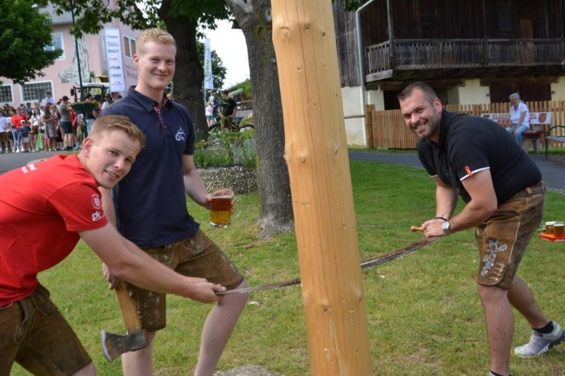 Funpark, Disco und Maibaum-Umschneiden beim Landjugendfest W