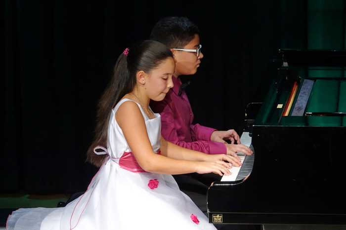 Ihm folgten die beiden Gewinner des heurigen Bundeswettbewerbes „Prima la Musica“ Hanna und Daniel Hidasi, die mit ihrer Virtuosität ein Glanzlicht setzten