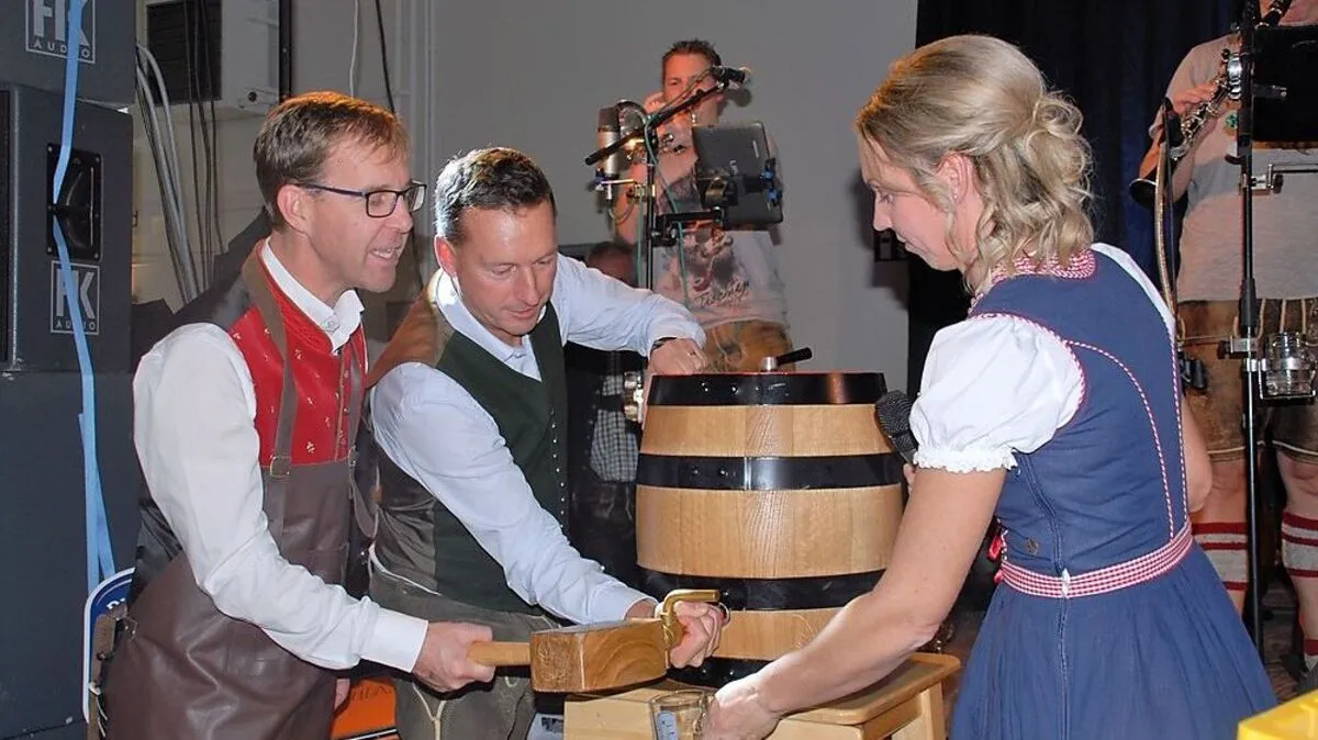 Gezielte Schläge: Der Bürgermeister zapft an