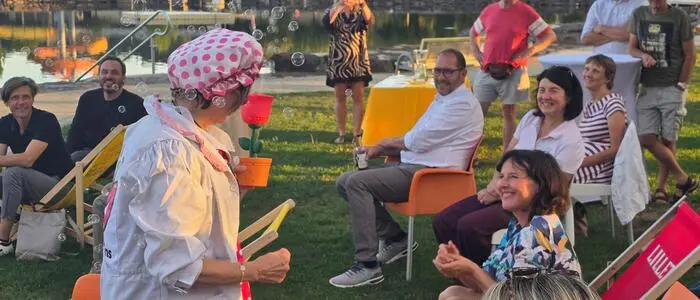 „Wenn Menschen aus unterschiedlichen Bereichen miteinander ins Gespräch kommen, entstehen oft genau jene Perspektiven und Verbindungen, die man nicht planen kann“, sagt Alice Mortsch über die ersten Teichgespräche in Sinabelkirchen.