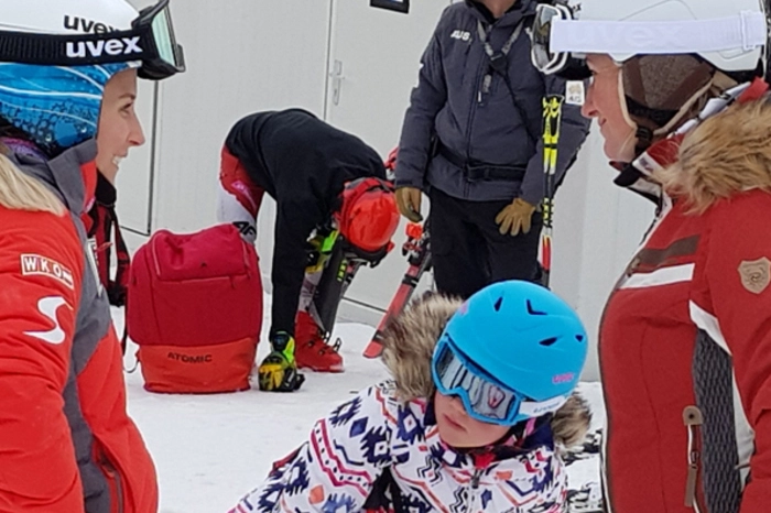 Besucht wurden sie dabei von Speedqueen Renate Götschl.