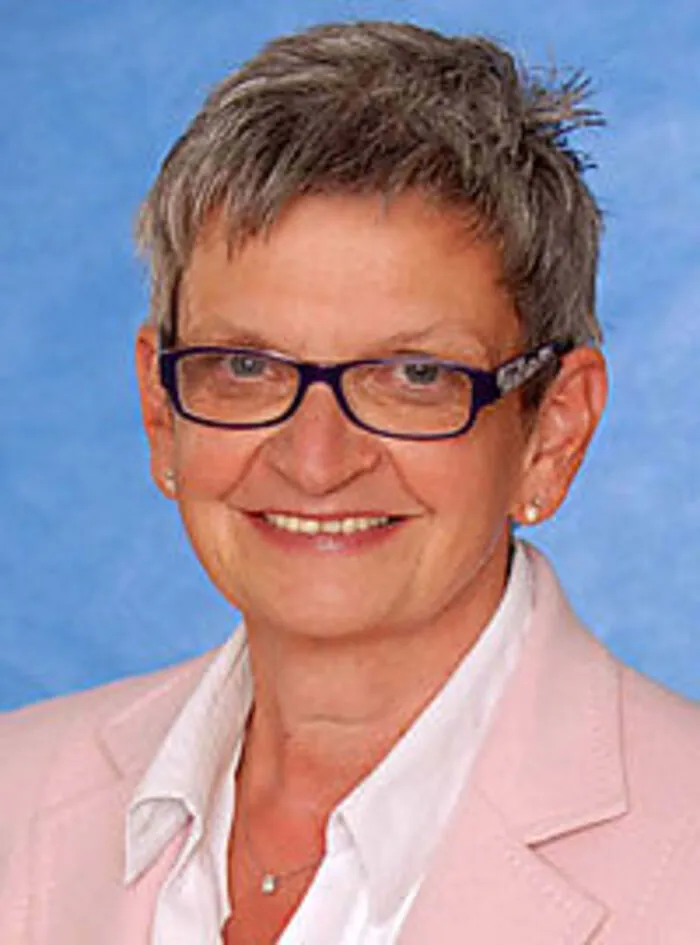 "Die Aromapflege ist in der Pflege sehr beliebt, da man Hand anlegen kann - eben pflegt.“ Bärbl Buchmayr, Aromapflegerin