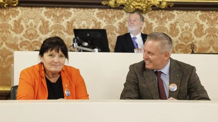 Landeshauptmann-Stv. Manuela Khom (ÖVP), 1. Landtagspräsident Gerald Deutschmann (hinten) und Landeshauptmann Mario Kunasek (beide FPÖ) in der Sitzung des Landtags