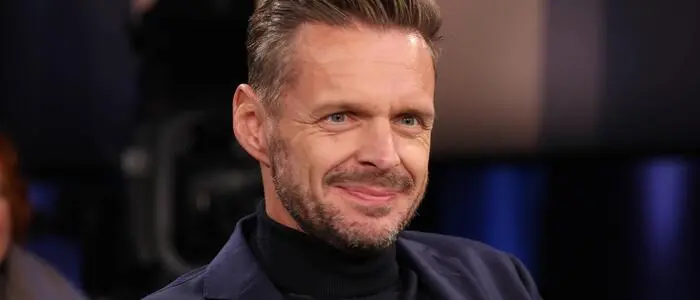 Kabarettist Florian Schroeder moderiert das „Journal Deluxe“