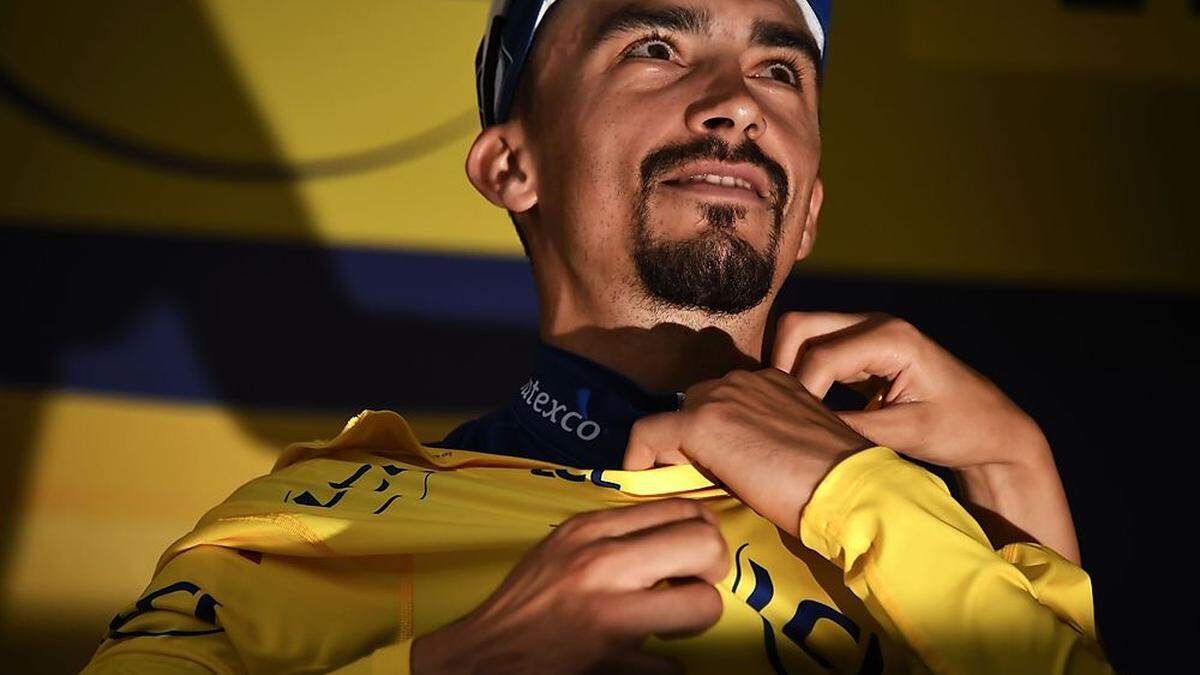 Julian Alaphilippe fährt weiter in Gelb