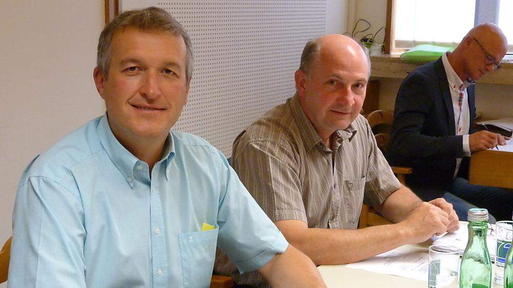 Bürgermeister Karl Rudischer (links) will nicht in einen Verwaltungsvorgang eingreifen