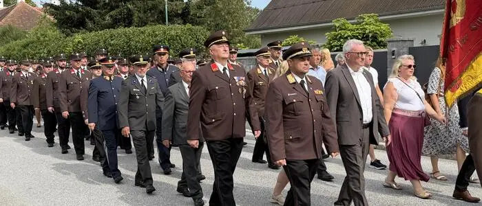 Die Feuerwehr Eltendorf feierte mit zahlreichen Ehrengästen und Abordnungen umliegender Wehren