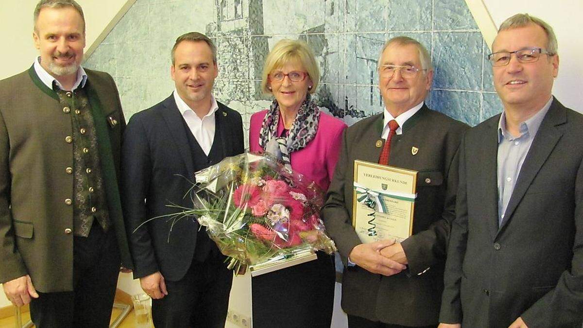 Vizebürgermeister Ernst Vallant, Bürgermeister Günther Vallant, Melitta Müller, Johann Eberhard und Vizebürgermeister Martin Schilcher (von links)