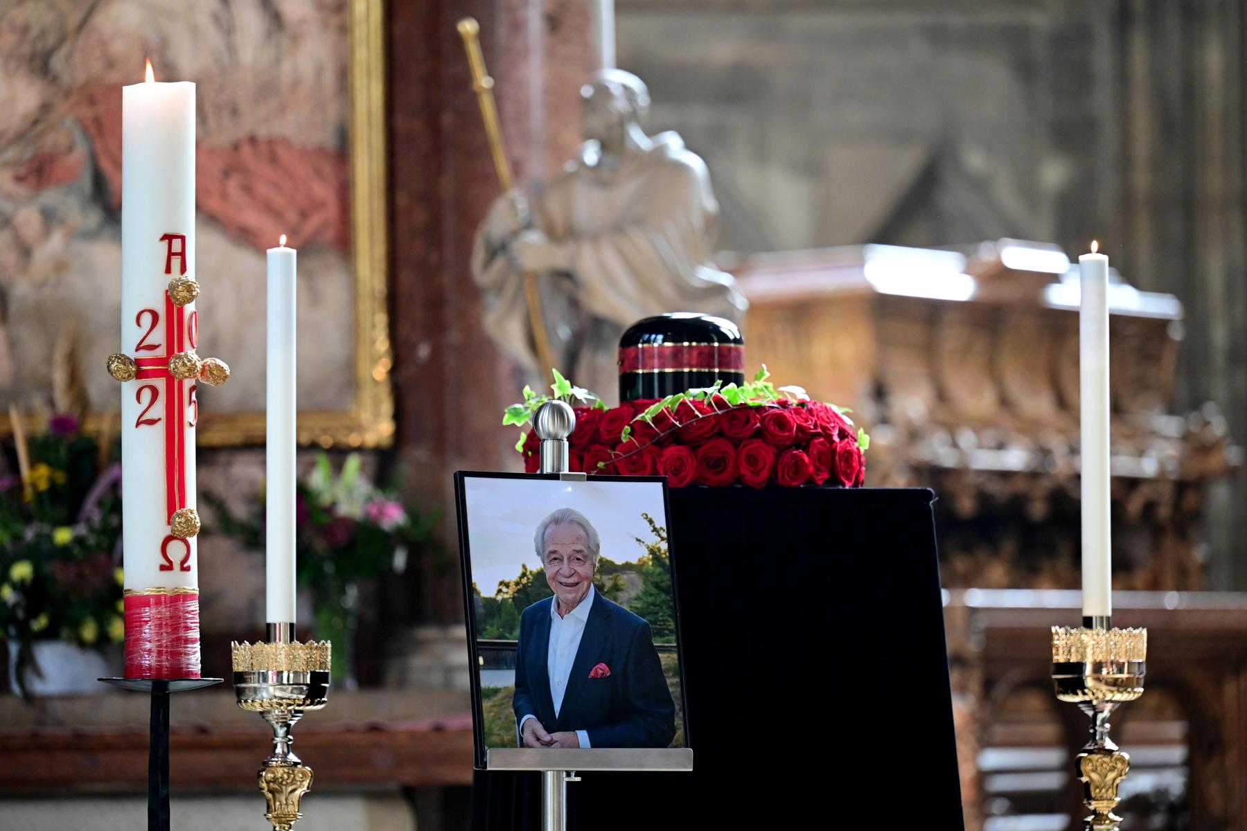 Adieu Mr. Wunderbar: Harald Serafin wurde im Stephansdom feierlich verabschiedet