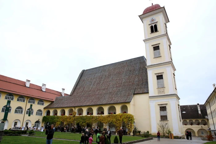 Mit einer Hubertusmesse in der Stiftskirche ... 