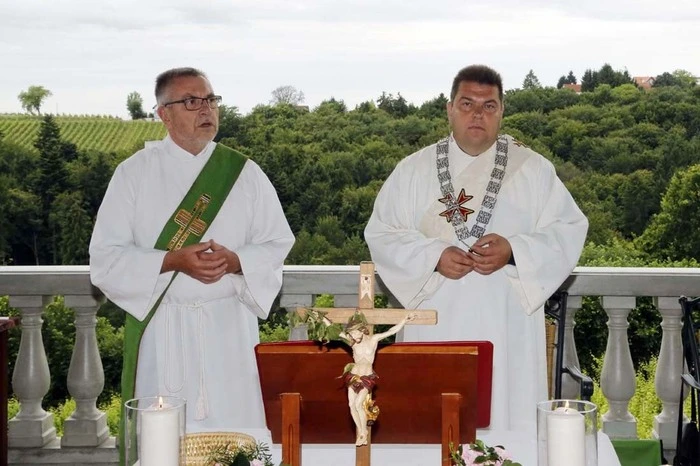 Die beiden Diakone Michael Gruber und Rudi Nährer zelebrierten den Dankgottesdienst im Pavillon.