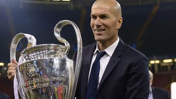 Zinedine Zidane (Trainer Real Madrid): "Hinter all dem steht eine Menge Arbeit. Ich bin glücklich, zu diesem großen Club zu gehören, diesen großen Verein zu führen, diese großen Spieler. Das ist wunderschön."