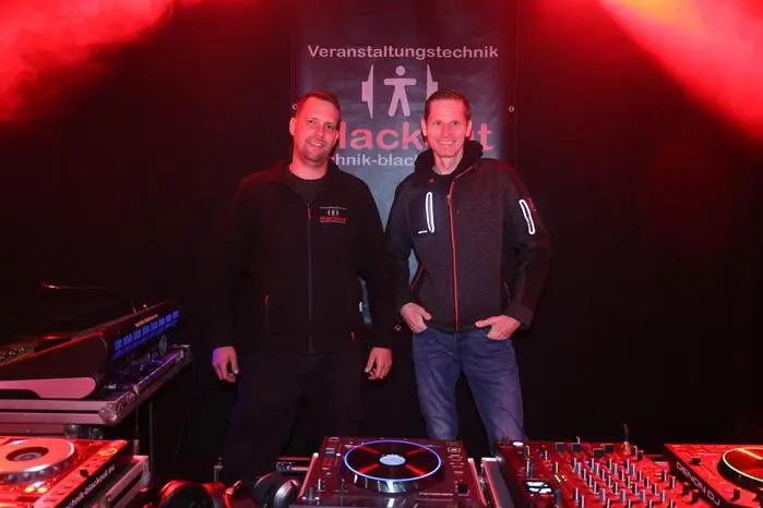 Für die richtige Stimmung sorgten die Djs von „Blackout“.
