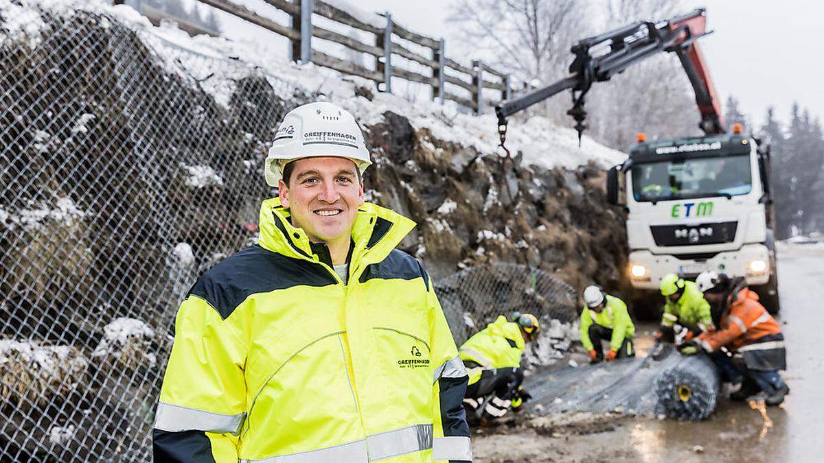 Manuel Bugelnig auf der aktuellen Baustelle in der Ortschaft Dolintschnig in Feldkirchen