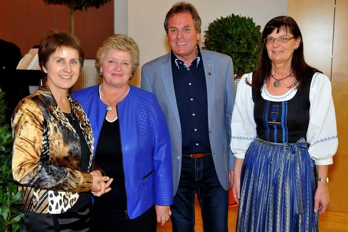 Auch Antonia Gössinger (links), Chefredakteurin der "Kleinen Zeitung", ließ sich den Konzertabend nicht entgehen