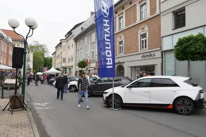 Klicken Sie sich durch die weiteren Bilder der Veranstaltung!